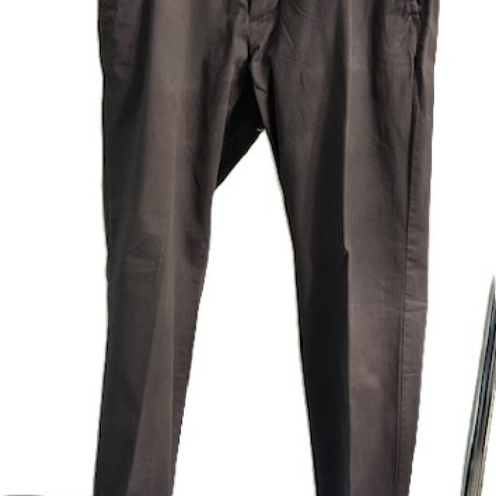 1901 Slim Fit Casual Pants. Excellent condition. Size 31" (w) x 32" (l)